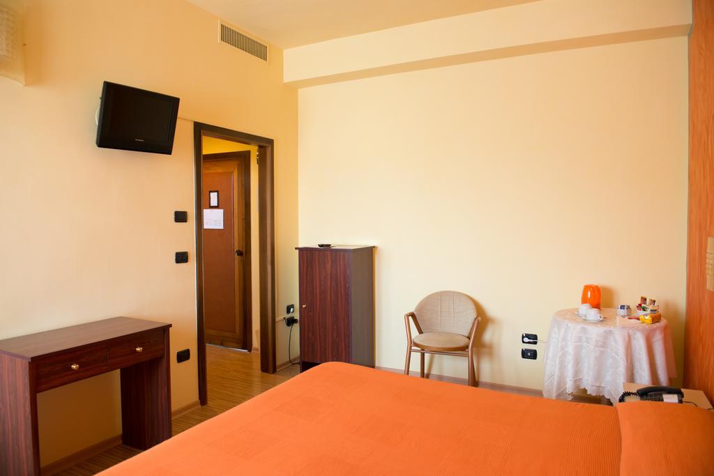 Hotel Rosa Del Deserto Castrocaro Terme Εξωτερικό φωτογραφία