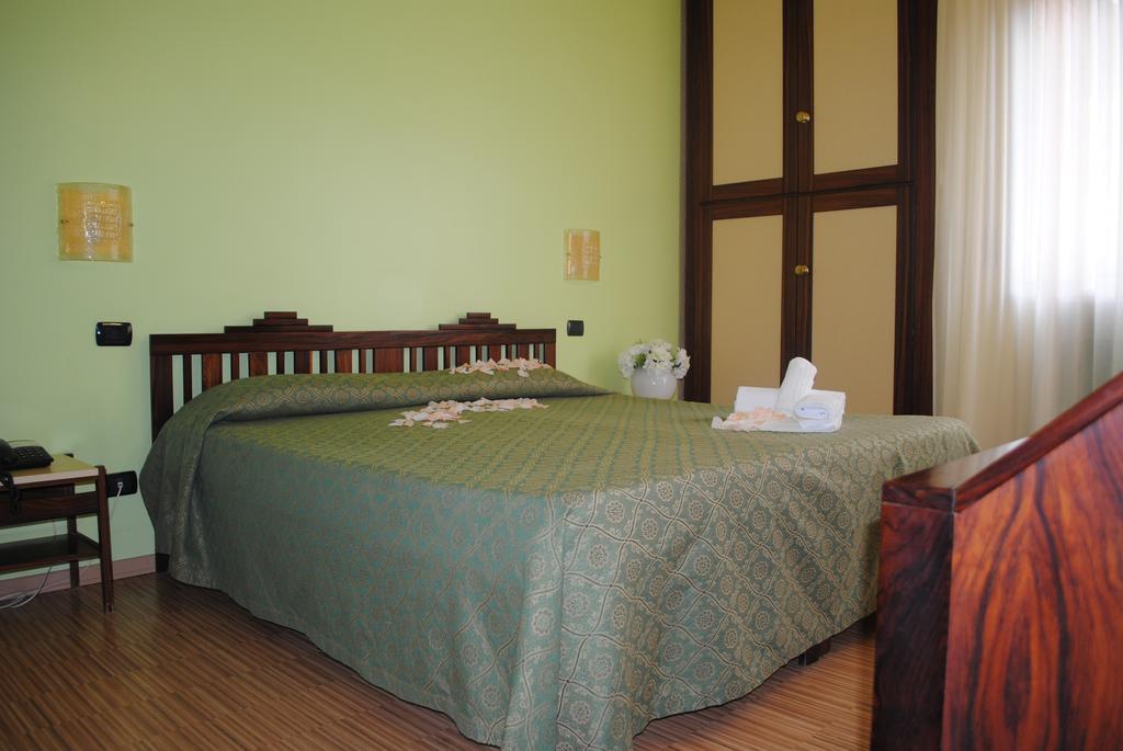 Hotel Rosa Del Deserto Castrocaro Terme Εξωτερικό φωτογραφία