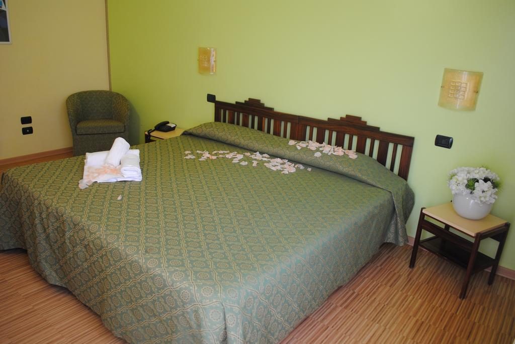 Hotel Rosa Del Deserto Castrocaro Terme Εξωτερικό φωτογραφία